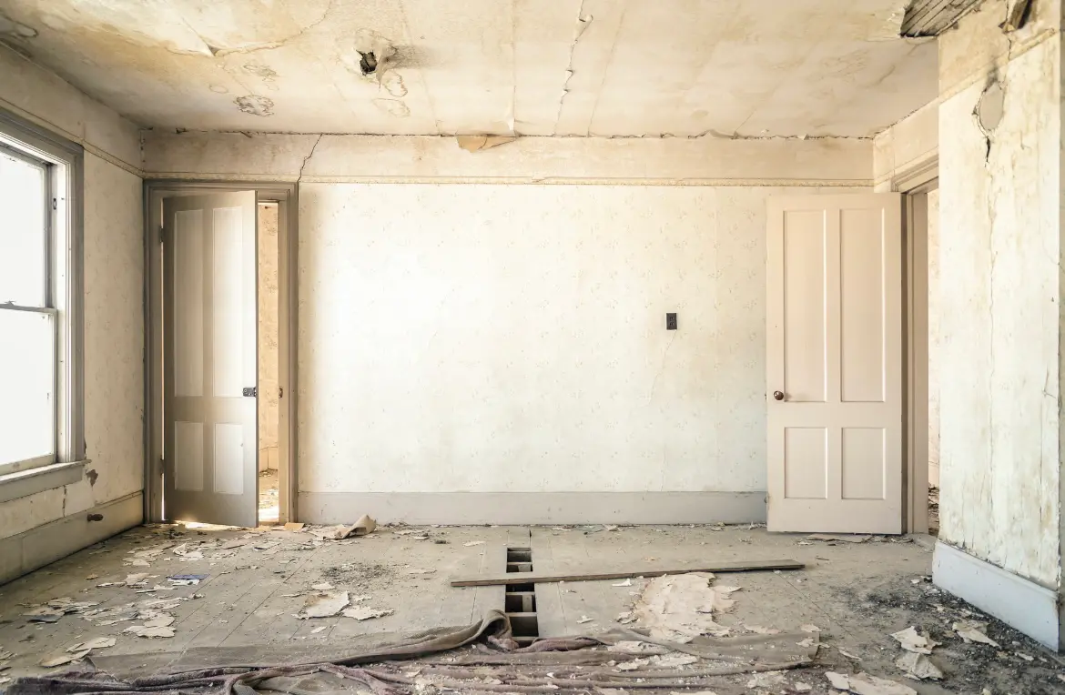 Waste disposal crew managing a cleanout project in Pacific